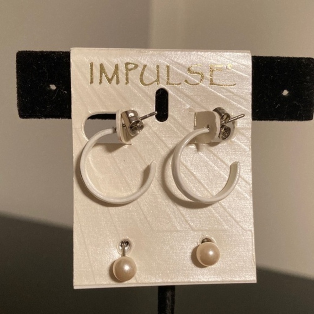 Pulse Elegant White and Cream Earring Set